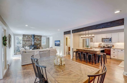 Blue River Cabin | Cabin with Pool Table only 10 minutes from downtown Breckenridge!
