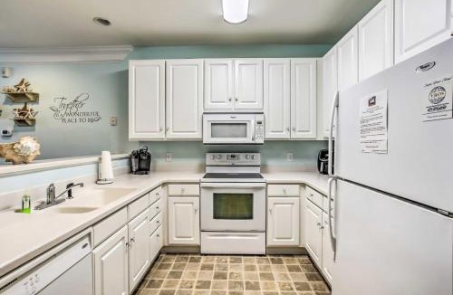 Calabash Apartment | Calabash Condo with Community Pool!