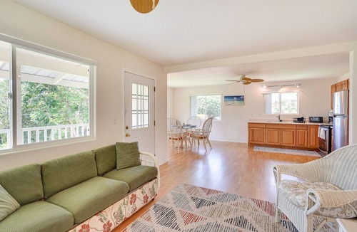 Papa House | Captain Cook Home on Quiet 3 Acres w/Fruit Trees