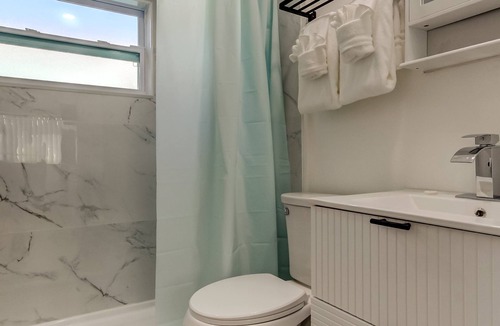 Sunset Reef Hotel | 🎈Carousel Suites #2-Studio in Redington Shores - The Perfect Getaway!