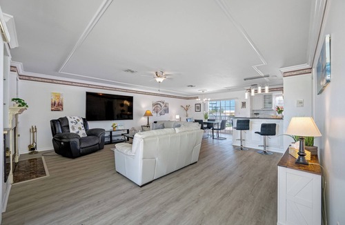 Sunset Reef Hotel | Carousel Suites #10- Rooftop Deck with Gulf View!