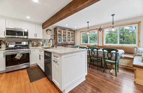 Big Bear City Cabin | Casa Luna - Foosball, Fireplace, Barbecue