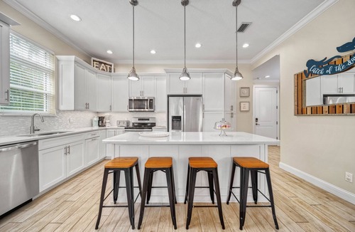 Siesta Key Village House | Casa Ohana | Pet Friendly, Ping Pong Table, Private Heated Pool, Steps to Beach!