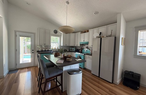 South Seminole Heights House | Casa Serena:Tampa 3BR Retreat w/Heated Pool
