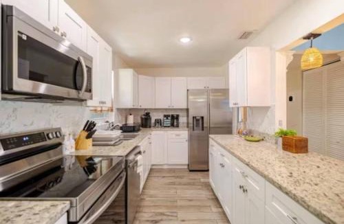 Sun Bay South House | Central Tampa Business Ready Private Room Shared Spaces