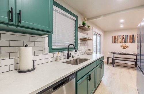 Meridian House | Centrally Located Family Home, Backyard w Firepit!