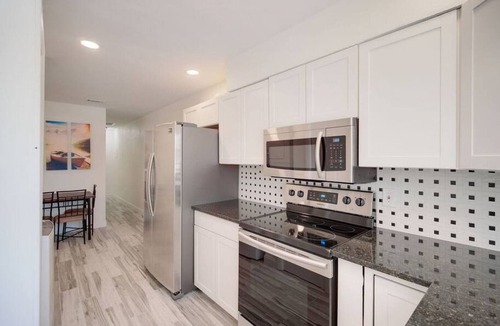 Ballast Point Apartment | Centrally Located Tampa Bayshore Home