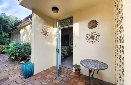 St. Petersburg House | Centrally located one bedroom