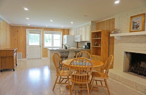 North Litchfield Beach House | Champagne Shores Dog Friendly, 2 Full Kitchens
