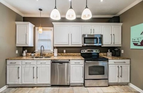 South Seminole Heights House | Charming 2-bedroom 2-bath bungalow in wonderful Tampa