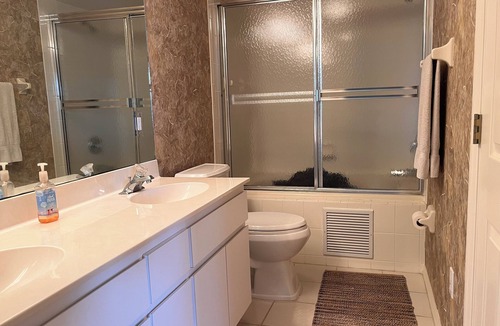 Pelican Condo | Charming 2-bedroom condo with WiFi, in Cape Coral with pool, spa, & water view.