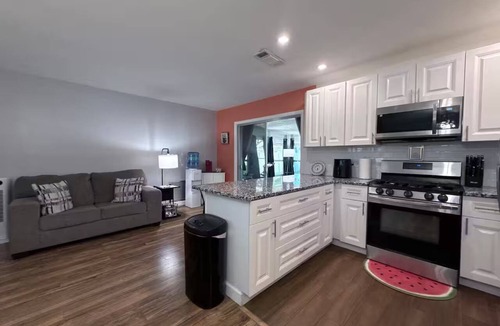 Walsingham House | Charming 2-bedroom house with Pool.