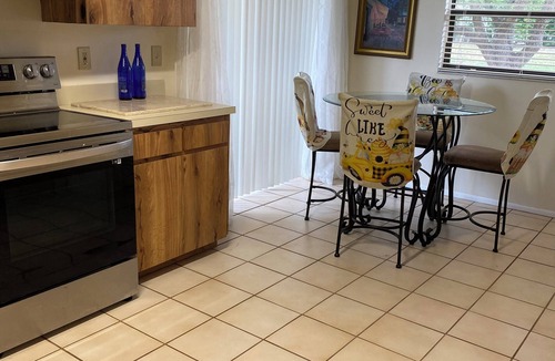 Oldsmar Villa | Charming 2-bedroom villa in East Lake Woodlands with AC, WiFi and pool access