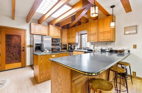Breckenridge House | Charming 2BR Mountain Getaway - Near Hiking Trails