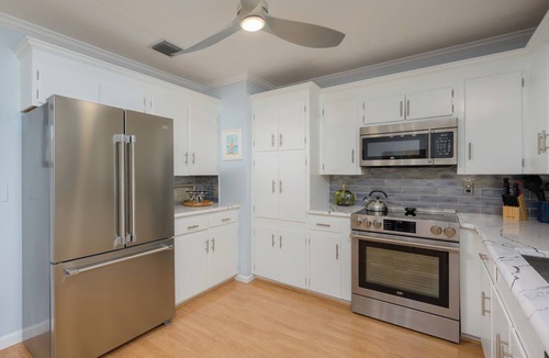 South Gate Ridge House | Charming 3-bedroom pool home in serene Sarasota with AC, WiFi
