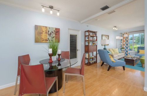 South Gate Ridge House | Charming 3-bedroom pool home in serene Sarasota with AC, WiFi