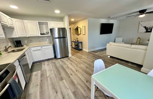 Westminister House | Charming 3-bedroom- 2 bathroom house, by JetBlue Park.