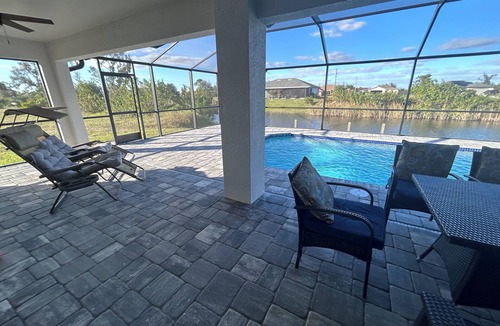 Mariner House | Charming 4-bedroom house with fishing deck in lovely Cape Coral