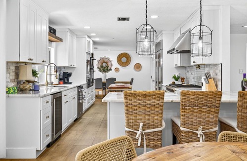 Clearwater House | Charming 4-bedroom house with WiFi, Pool and AC in welcoming Clearwater