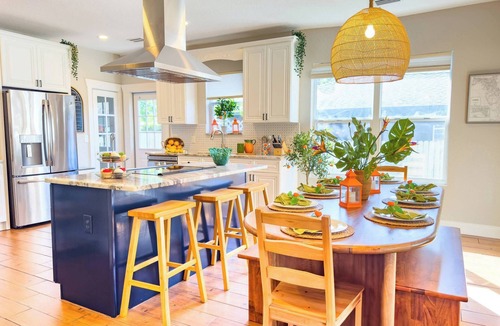 South Seminole Heights House | Charming Bungalow | HotTub, Cowboy Pool & Fire Pit