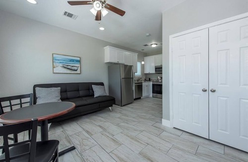 San Leon Cabin | Charming cabin with full kitchen! Unit 4/6