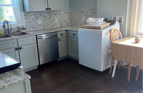 Fairhaven Cottage | Charming ocean view cottage with AC in Fairhaven - 1 bedroom