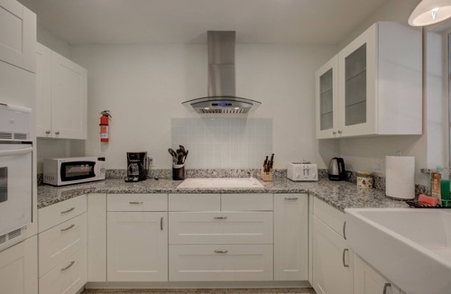 Long Meadow House | Charming Sarasota Home Near Beaches & Downtown, 3bed, 2 bath.