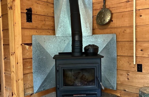 Rangeley Cabin | Charmingly updated 2 bed cabin with WiFi in Rangeley Maine