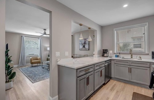 Southbank Apartment | Chic Riverfront 3 apartments -in downtown San Marco