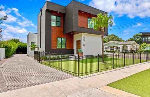 Riverside Heights House | Chic & Stylish Home Steps from Tampa Riverwalk