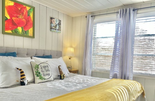 Bayou Oaks Cottage | Clean peaceful cottage