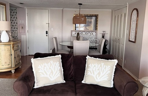 Island Estate Condo | Clearwater Beach Condo 2 Bed-2 bath.