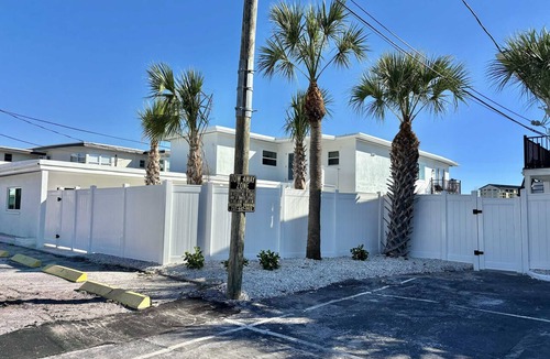 Bay Esplanade Apartment | Clearwater Beach Retreats at Bayside View 4
