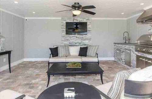 Harbor Hills House | Clearwater Oasis - 5 Bedrooms Minutes from White Sandy Clearwater Beach