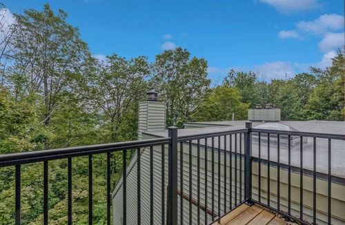 West Hartford Condo | Club Access Condo near Ski Hill, Kingswood