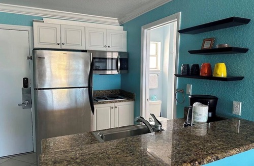Bradenton Beach Condo | Club Bamboo South unit 225, Anna Maria Island - Gulf Front Studio, ocean view, maximum occupancy of 4 people.