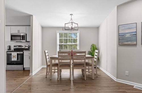 Shallotte House | Coastal 3BR w/Game Room, 5 mins to beach, FirePit