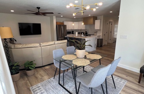 South Gate Ridge House | Coastal 4BR Pool Home – Close to Beach 12mins