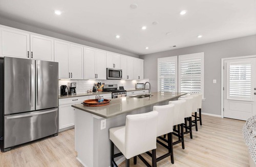 Bayside House | Coastal Charm Estate | Pool, Golf + Luxury Style!