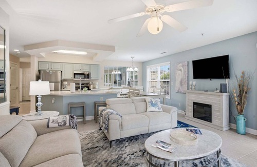Calabash Apartment | Coastal Condo with outdoor pool and golf courses nearby