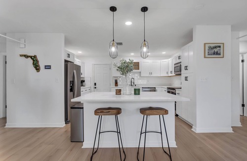 Disston Heights House | Coastal Escape - Modern St. Pete Beach House- 8mi to Beach