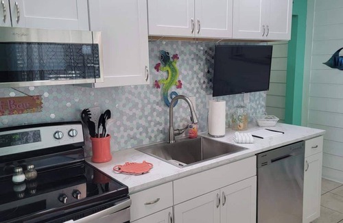Madeira Beach Apartment | Coastal Getaway Across Street From Beach Access