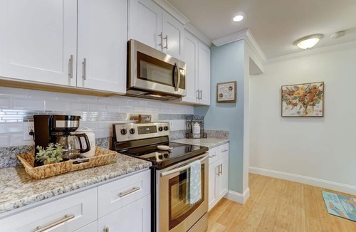 Anona House | Coastal Pool Home 5 min From Indian Rocks Beach and Belleair Beach Sleeps 6