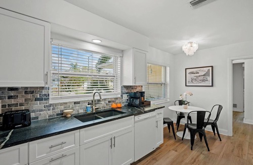 Harbor Hills House | Coastal Retreat w/Heated Pool & Games