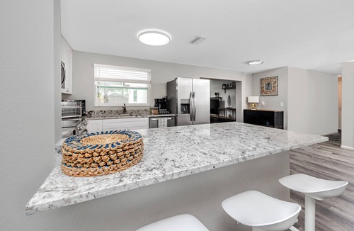 Walsingham House | Coco Bay Retreat w Heated Pool for 8 Guests Close to Gulf Beaches