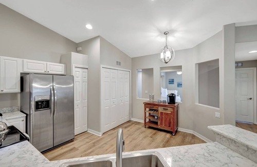 Fort Myers Condo | Colonial Country Club: Modern 2BR/2BA Condo in – Pool, Golf, Tennis, Pickleball