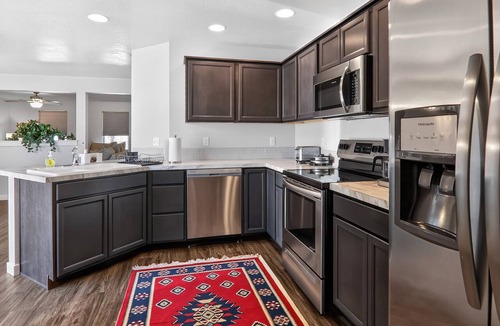 Southwest Ada County Alliance House | Comfortable Boise Executive Townhome