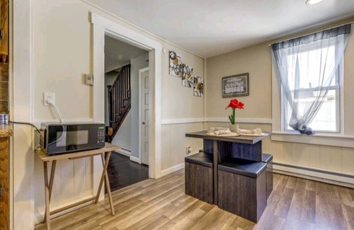East Hartford House | comfortable home away from home