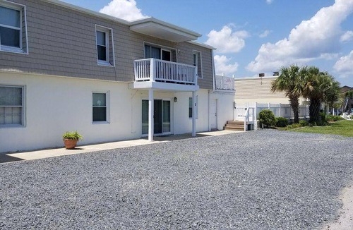Holden Beach Condo | Condo ∙ 4 bedrooms ∙ 8 guests