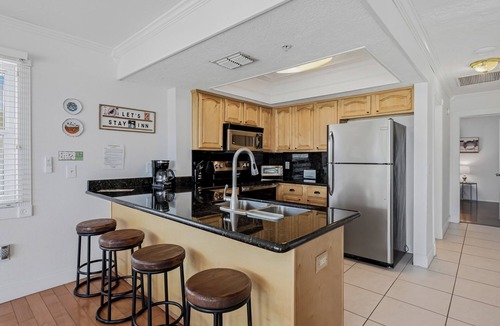 Indian Rocks Beach Resort | Condo Del Mar - Charming Fourplex w/Heated Pool, Beach Equipment, Game Room, & Steps To The Beach
